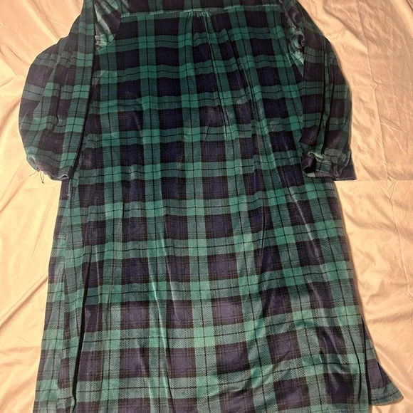 ARIA COLLECTION Green Blue Black Plaid Fleece Gown 2X Long Sleeves Buttoned Neck - Picture 4 of 8